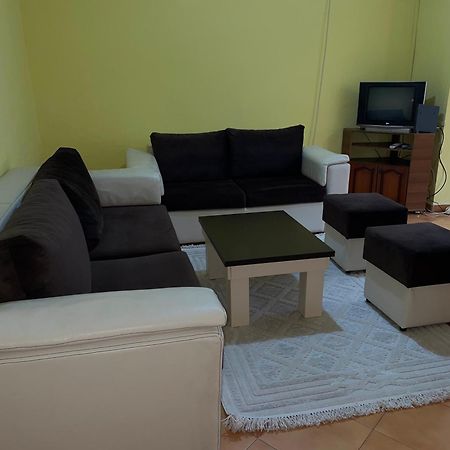 Central Apartment Shkodër Buitenkant foto