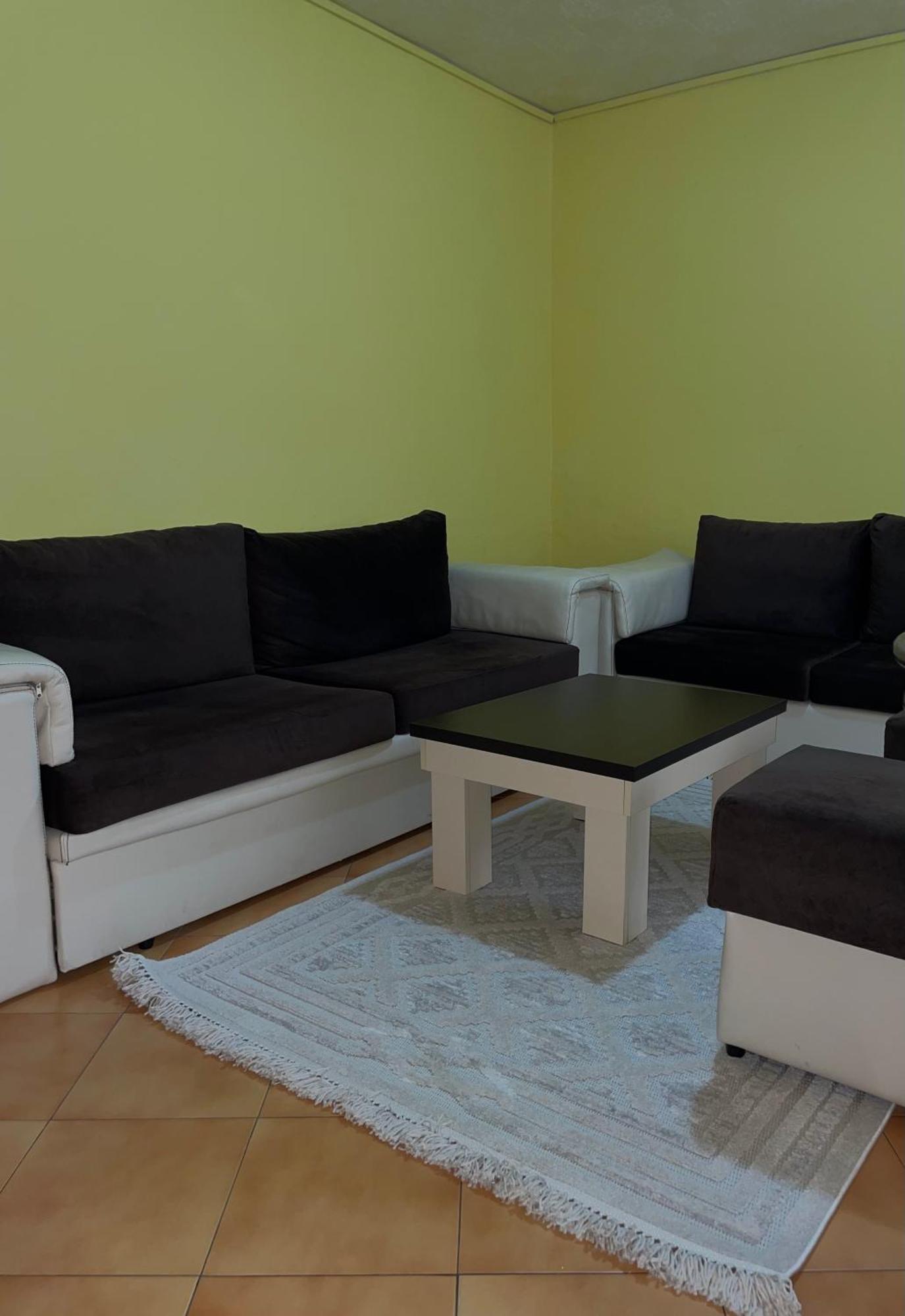 Central Apartment Shkodër Buitenkant foto